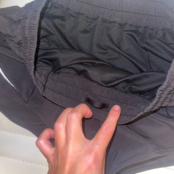 Lululelon hotty hot shorts (2” inseam), Black, size 4 - Picture 2 of 5